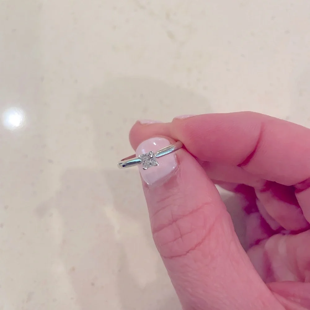 Certified Diamond Ring - .23 ct - size 6 - Picture 3 of 4